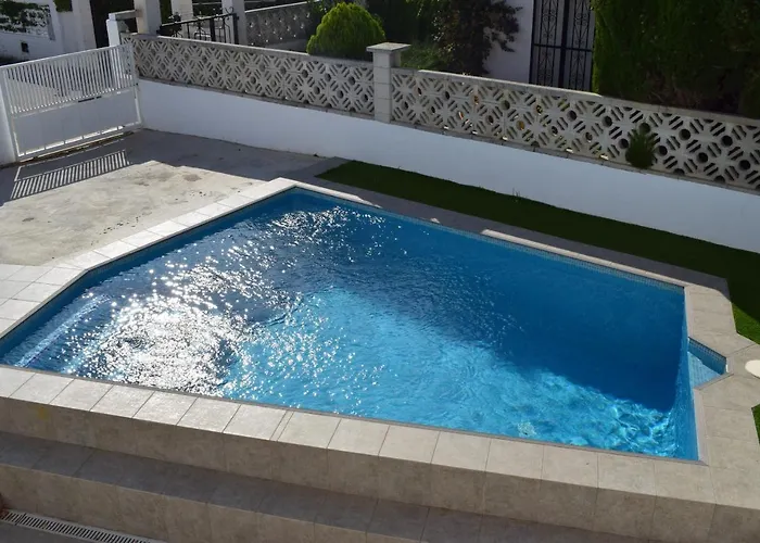 Casa Con Piscina Ref 381