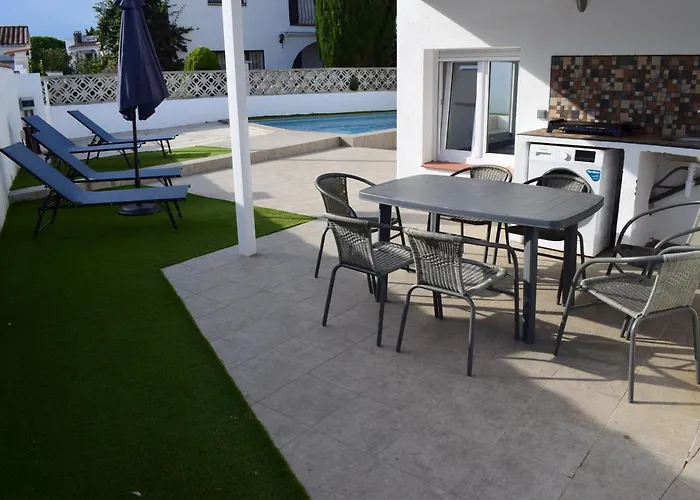 Casa Con Piscina Ref 381 Empuriabrava