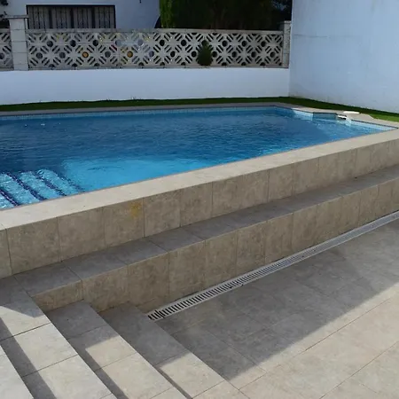Casa Con Piscina Ref 381