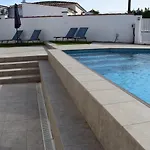 Casa Con Piscina Ref 381 *