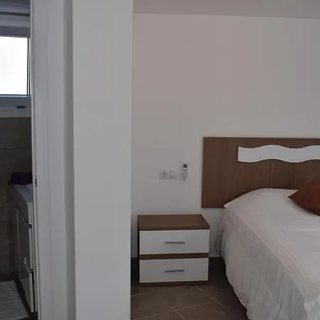 Casa Con Piscina Ref 381 * Empuriabrava